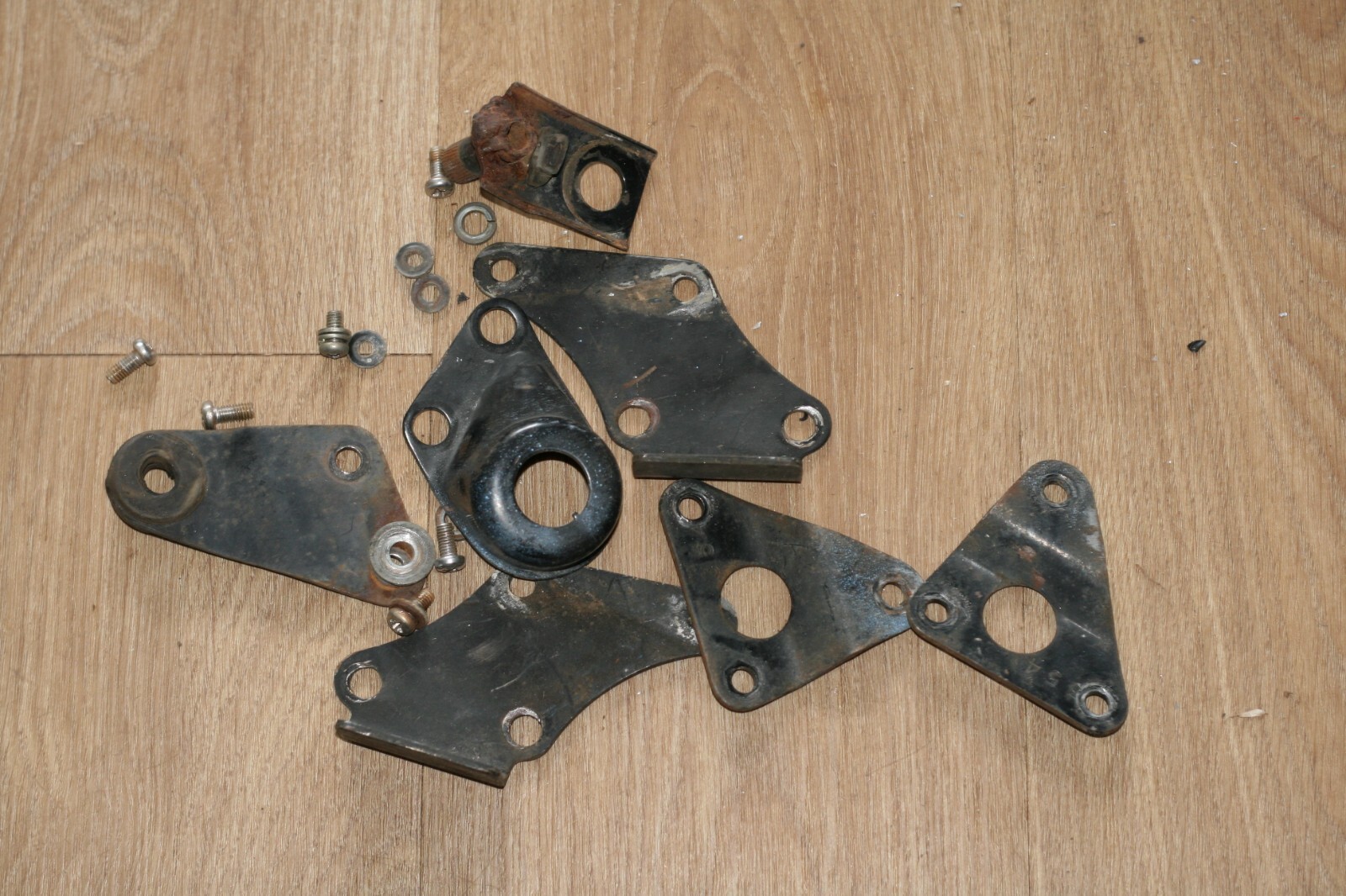 1969-75 HONDA CL350 OEM ENGINE MOUNT\'S ETC... (SEE BELOW) 1969-75 HONDA CL350 OEM ENGINE MOUNT\'S ETC... (SEE BELOW)