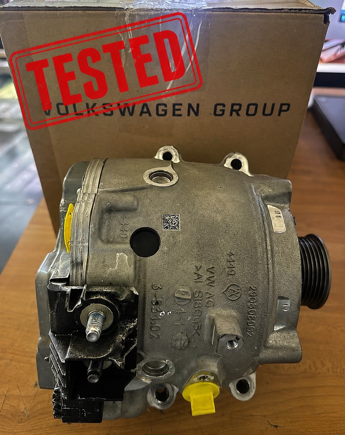 OEM AUDI A6 A7 A8 Q7 3.0L  Genuine  ALTERNATOR 4N1903028