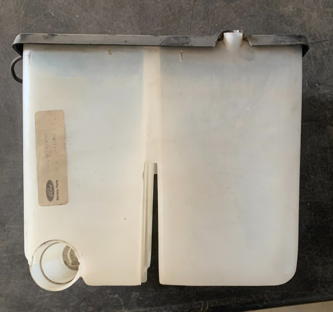 NOS 1980-1986 Ford Truck, Bronco Windshield Washer Reservoir D8BZ-17618-A NOS 1980-1986 Ford Truck, Bronco Windshield Washer Reservoir D8BZ-17618-A