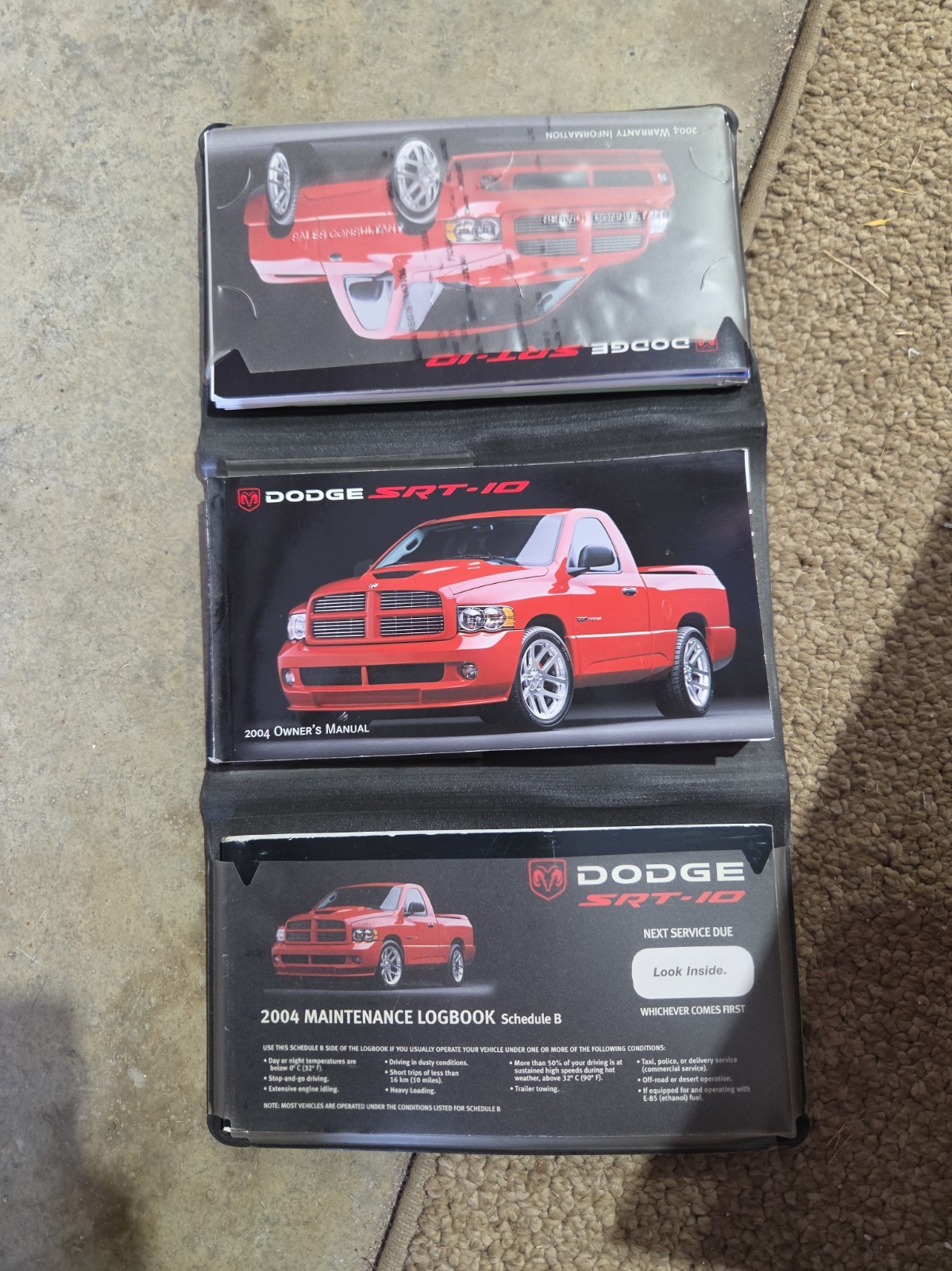 DODGE VIPER SRT-10 2004 OEM OWNERS MANUAL With VIPER CASE SRT-10 (Perfect Shape) DODGE VIPER SRT-10 2004 OEM OWNERS MANUAL With VIPER CASE SRT-10 (Perfect Shape)