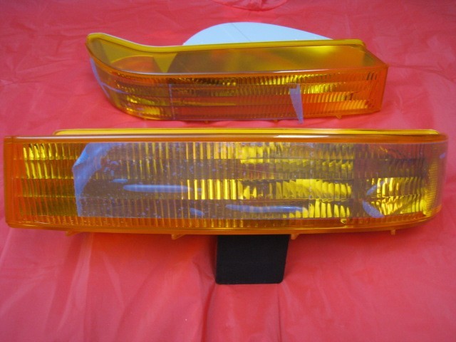 NOS OEM 1992-1997 FORD F150 F250 F350 BRONCO TURN SIGNAL / PARKING LIGHTS RH LH