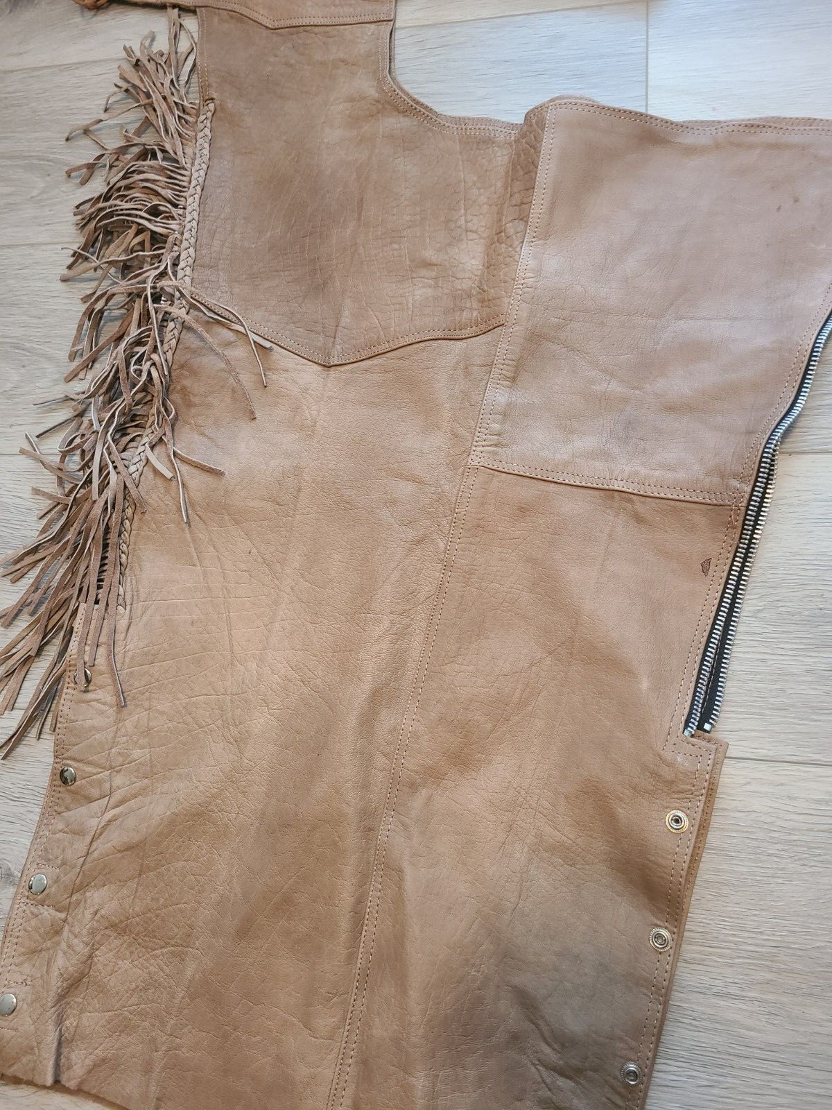 HUDSON LEATHER WOMEN\'S TAN MOTORCYCLE CHAPS WAIST & SIDE ZIPPERS SZ: XL HUDSON LEATHER WOMEN\'S TAN MOTORCYCLE CHAPS WAIST & SIDE ZIPPERS SZ: XL