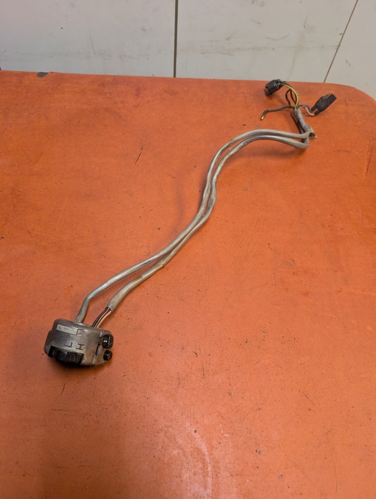YAMAHA DT2 DT1 HT1 AT1 AT2 AT3 CT1 CT2 CT3 RT3 ENDURO HANDLE SWITCH 233-83973 YAMAHA DT2 DT1 HT1 AT1 AT2 AT3 CT1 CT2 CT3 RT3 ENDURO HANDLE SWITCH 233-83973