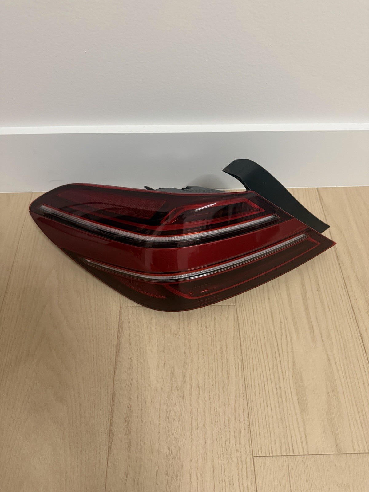 2022-2025 Genesis G70 Rear Left Tail Light Lamp Assembly OEM 2022-2025 Genesis G70 Rear Left Tail Light Lamp Assembly OEM