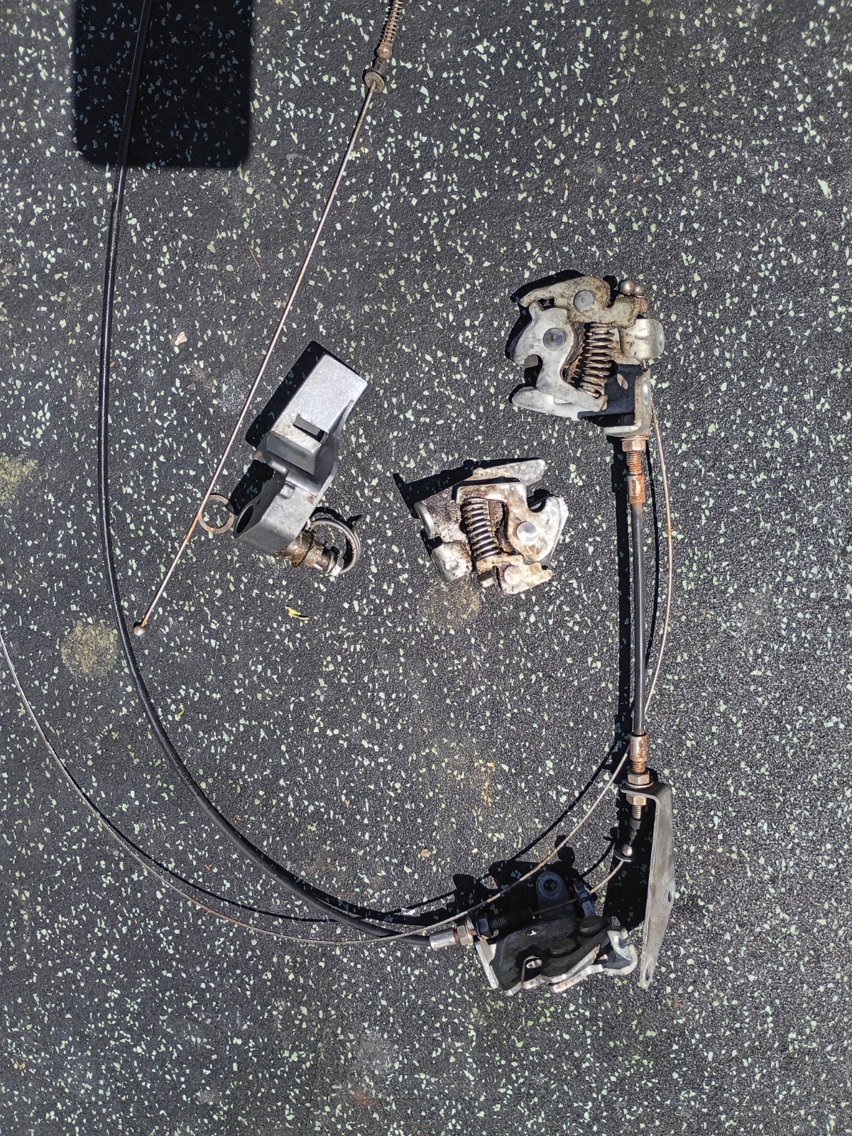 Yamaha Outboard 225hp Latch Levers Cowling Springs Cables Cowling Handle V6 Carb Yamaha Outboard 225hp Latch Levers Cowling Springs Cables Cowling Handle V6 Carb