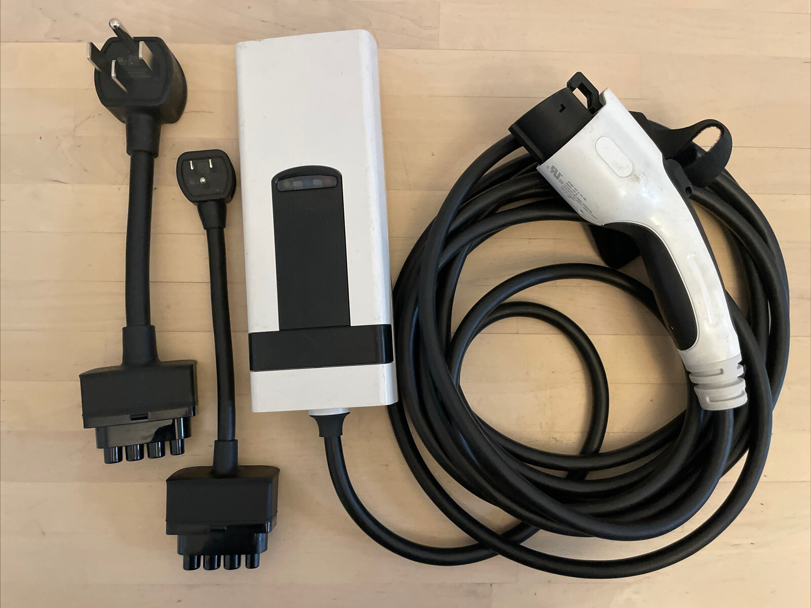 GMC Hummer Chevy EV Charger OEM Electric Charging OE Dual Level Charge Cord Kit GMC Hummer Chevy EV Charger OEM Electric Charging OE Dual Level Charge Cord Kit