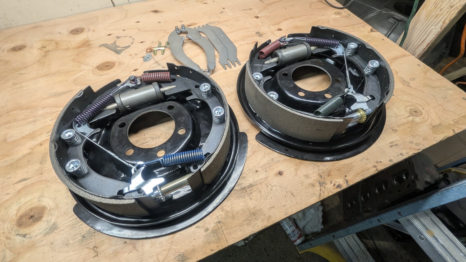 Ford 9'' Brake Backing Plate Loaded Big Ford Old Style 1/2'' New & Powder Coated Ford 9'' Brake Backing Plate Loaded Big Ford Old Style 1/2'' New & Powder Coated