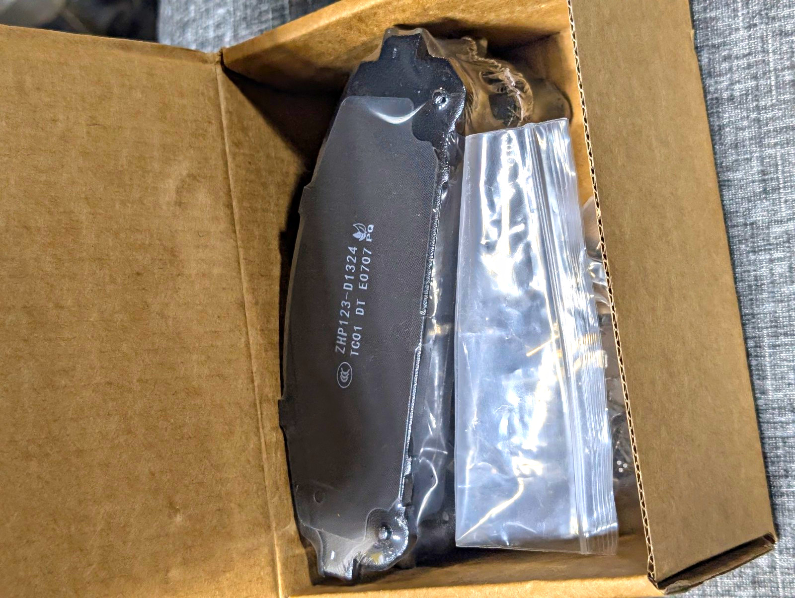D1324 Front Disc Brake Pad Set With Hardware BPF-1324B ZHP123 New Open Box D1324 Front Disc Brake Pad Set With Hardware BPF-1324B ZHP123 New Open Box