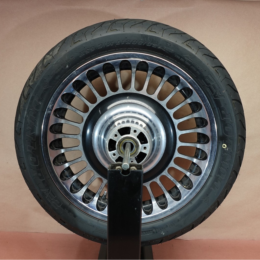 08-13 Harley Davidson FLHTK Electra Glide Front DUNLOP Tire Rim Wheel 130/80 B17