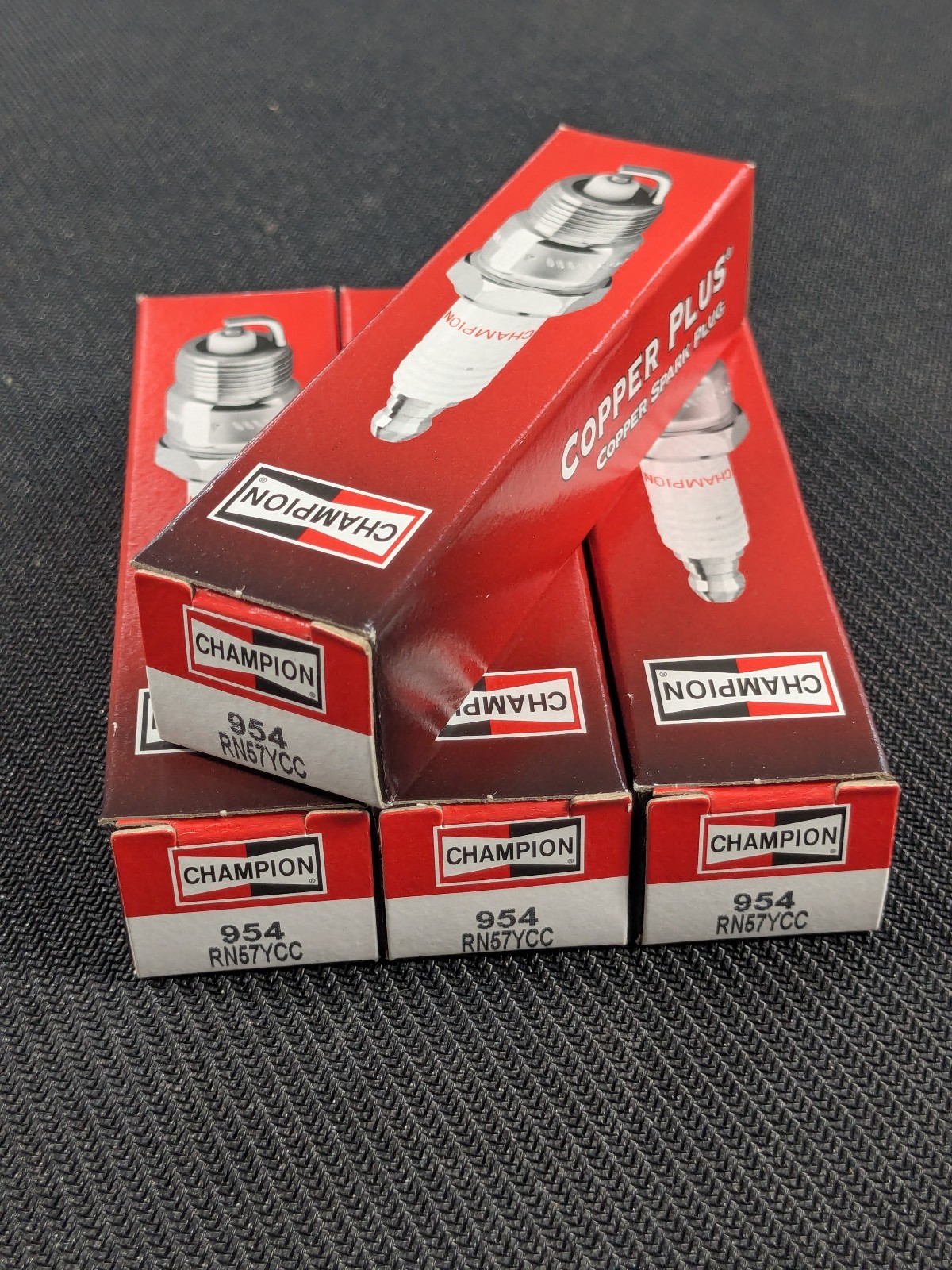 New CHAMPION Spark Plugs (Set of 4) RN57YCC Stock no: 954