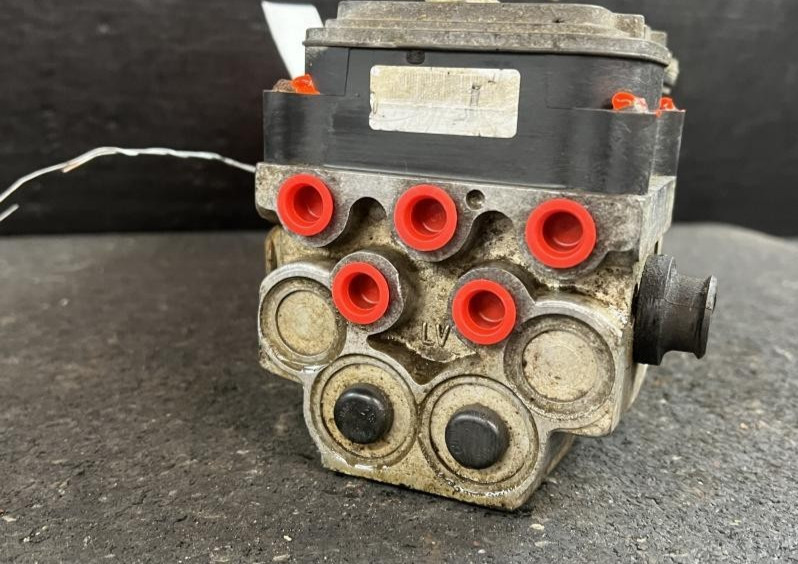 2000-2002 GMC YUKON XL 1500 Anti-Lock Brake Pump ABS Module OEM