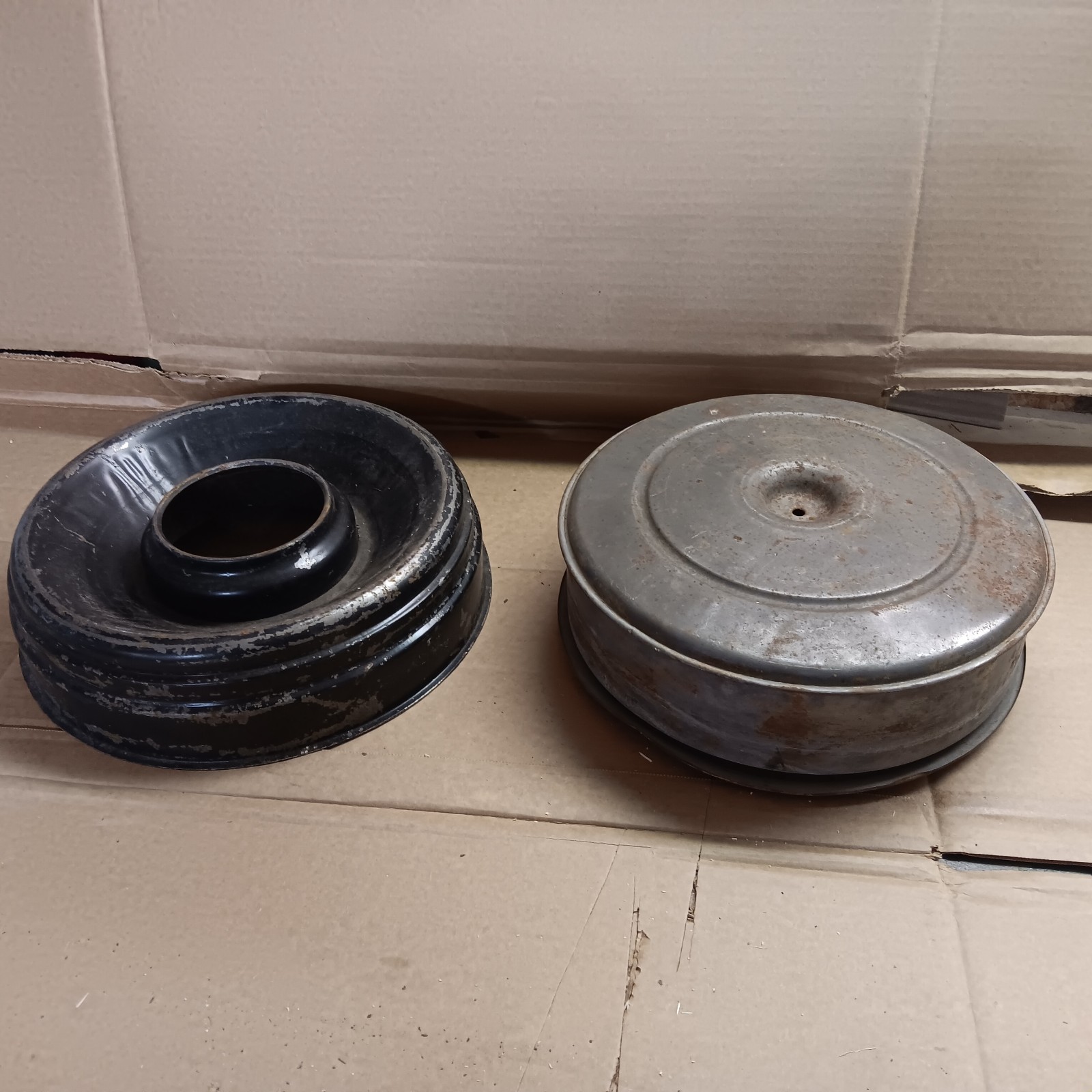 1950s chevy v8 oil bath cleaner 4. 1/4 opening 1950s chevy v8 oil bath cleaner 4. 1/4 opening