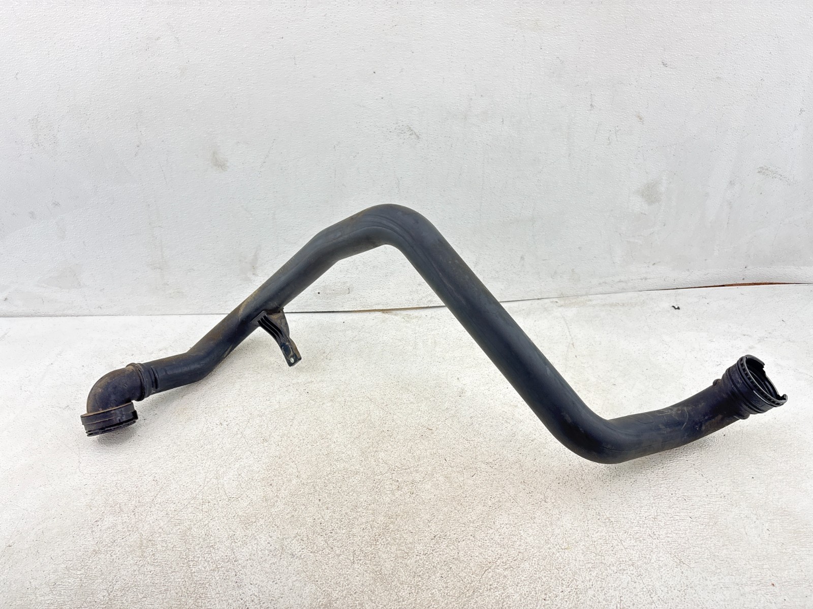 2018-2022 Chevrolet Equinox LT Intercooler Air Outlet Hose Tube OEM 2018-2022 Chevrolet Equinox LT Intercooler Air Outlet Hose Tube OEM