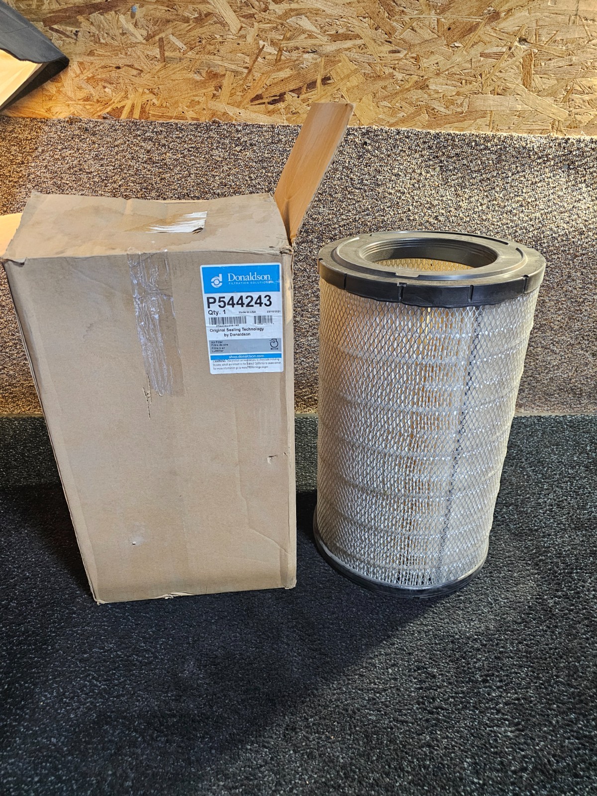 Donaldson P544243 Air Filter with Primary Radial Seal Technology Cellulose Media