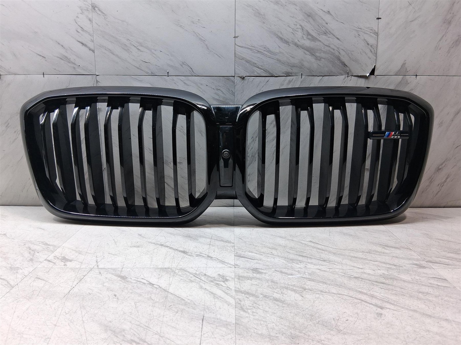 2022 2024 BMW X3 X4 GRILLE ASSEMBLY OEM UPPER FRONT CENTER W/CAMERA 40505410 DE 2022 2024 BMW X3 X4 GRILLE ASSEMBLY OEM UPPER FRONT CENTER W/CAMERA 40505410 DE