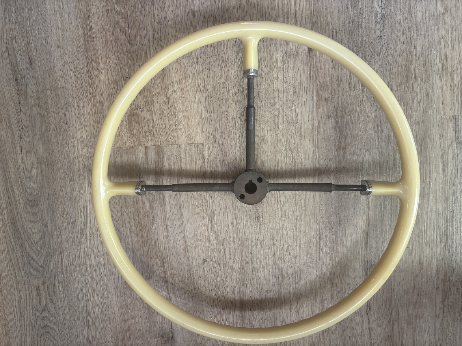 cadillac 1949-50 steering wheel NOS cadillac 1949-50 steering wheel NOS