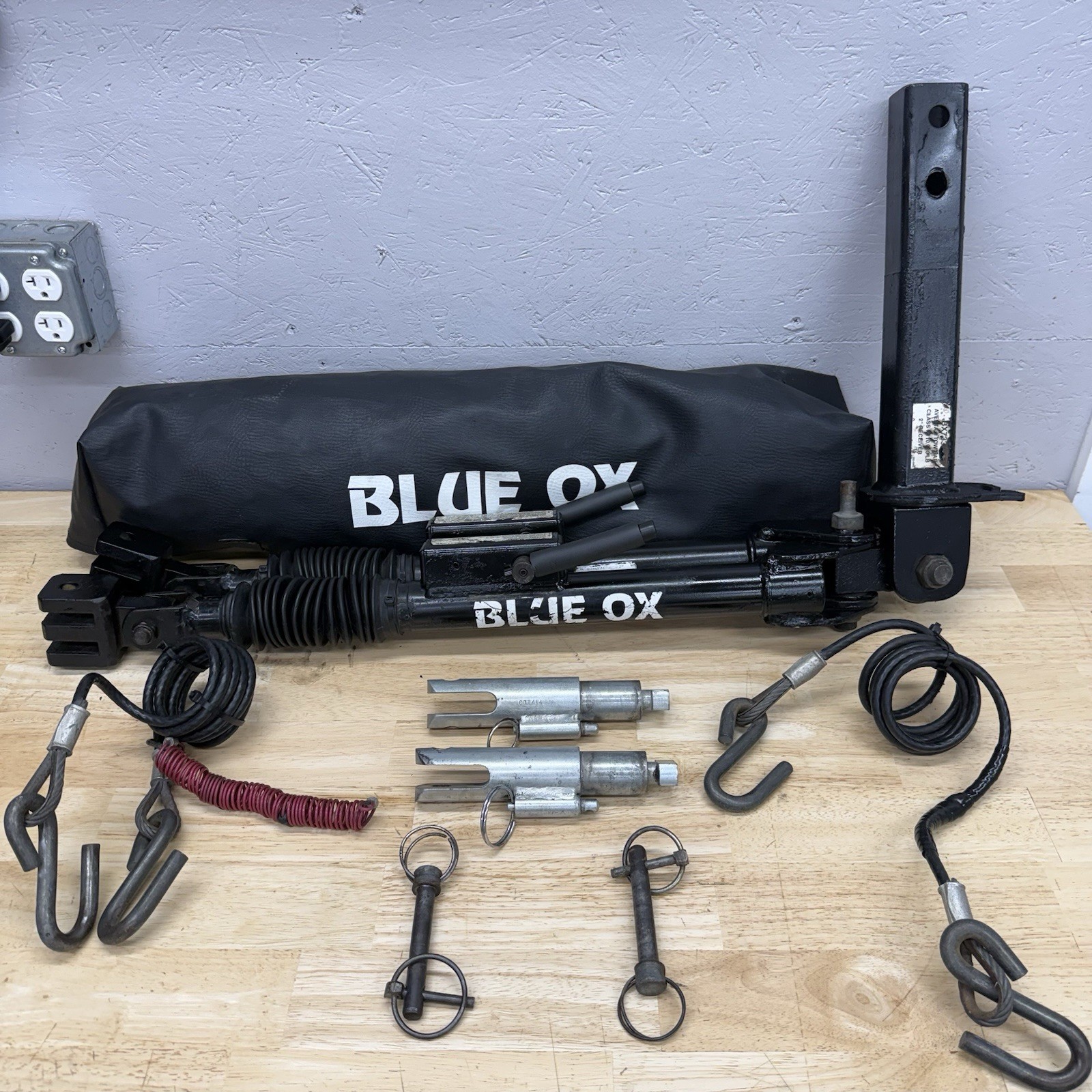 Blue Ox BX7335 Aventa II 10,000lb Tow Bar 2” Receiver RV Towing w/ Pins & Cables Blue Ox BX7335 Aventa II 10,000lb Tow Bar 2” Receiver RV Towing w/ Pins & Cables