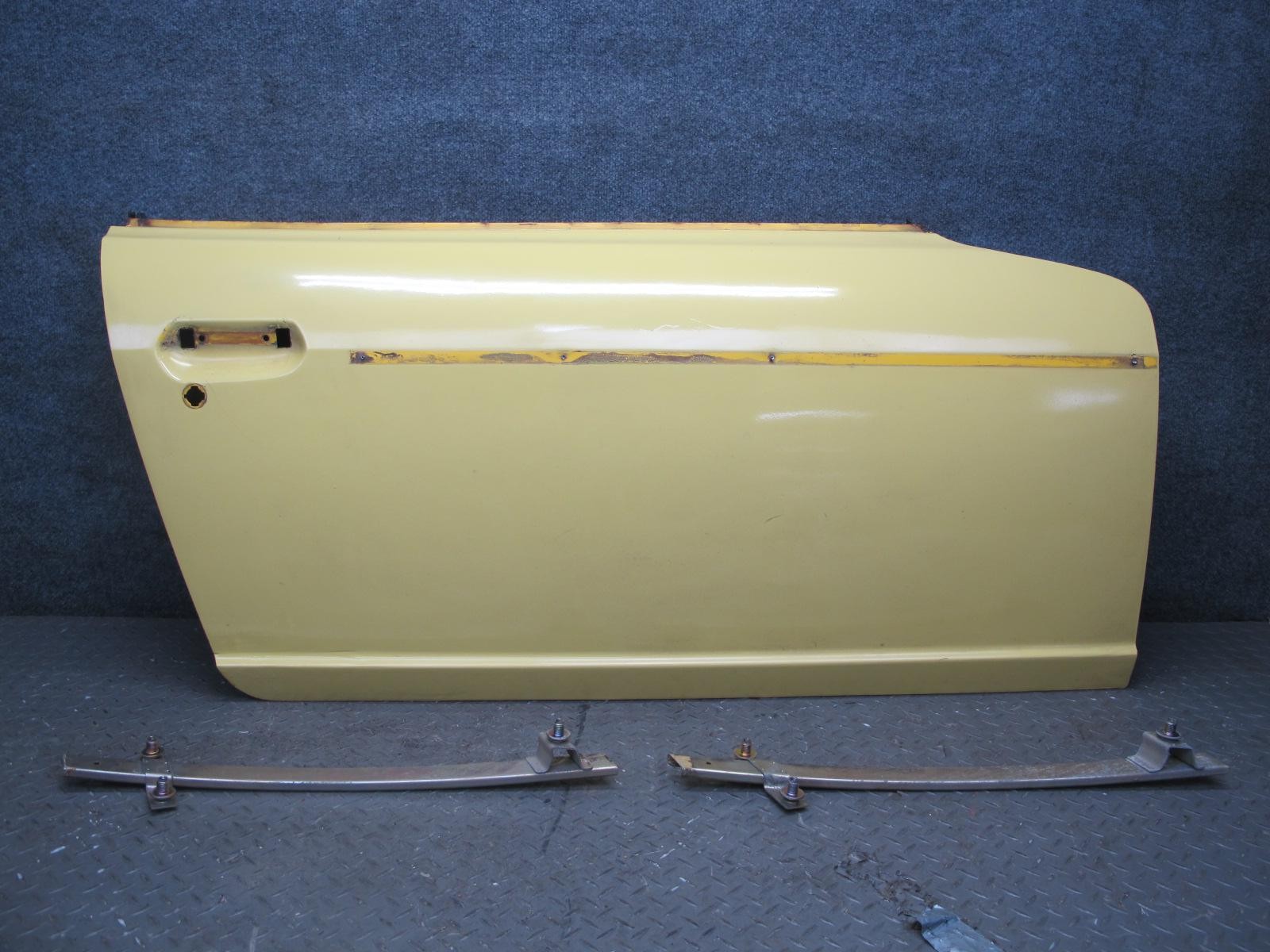 77-78 DATSUN S30 280Z 2+2 RIGHT DOOR SHELL PANEL W GUIDES YELLOW  OEM