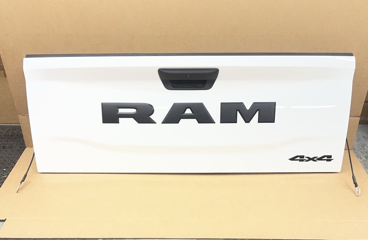 New T/O OEM Dodge Truck Ram 2500 3500 Tail Gate 2019 2026 w/ Camera Tailgate nos
