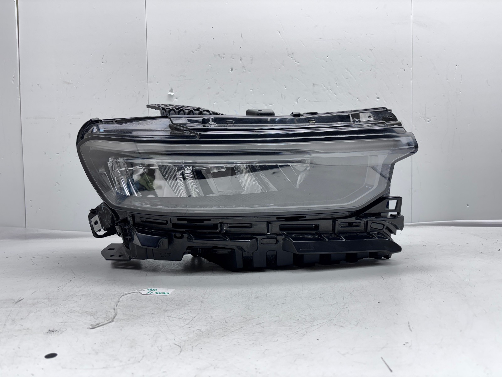2021-2025 Jeep Grand Cherokee Led Front Right OEM headlight 68584656AD 2021-2025 Jeep Grand Cherokee Led Front Right OEM headlight 68584656AD
