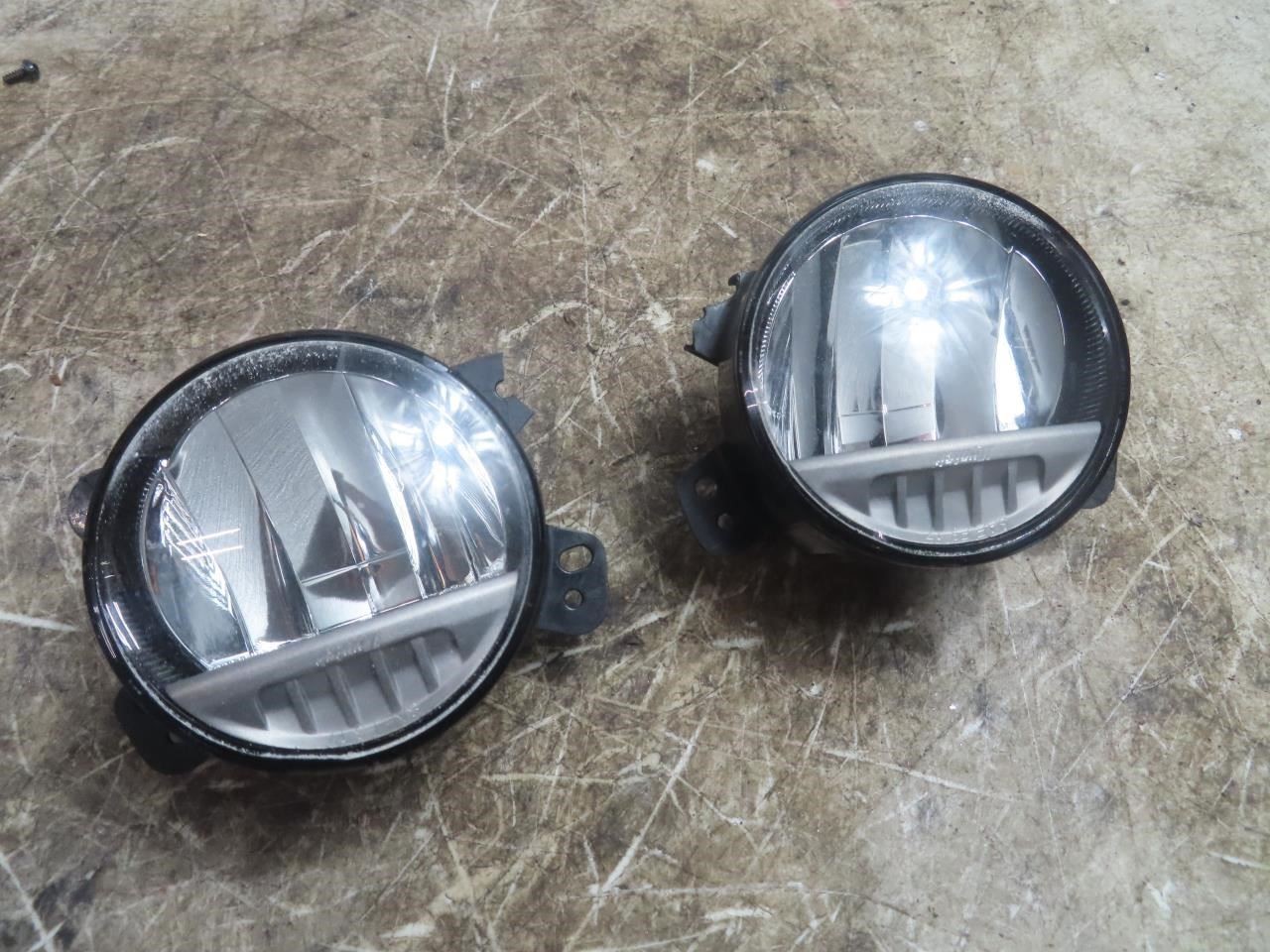 2017-2024 Jeep Wrangler JK/JL OEM Front Bumper Fog Lights LED Pair 68307273