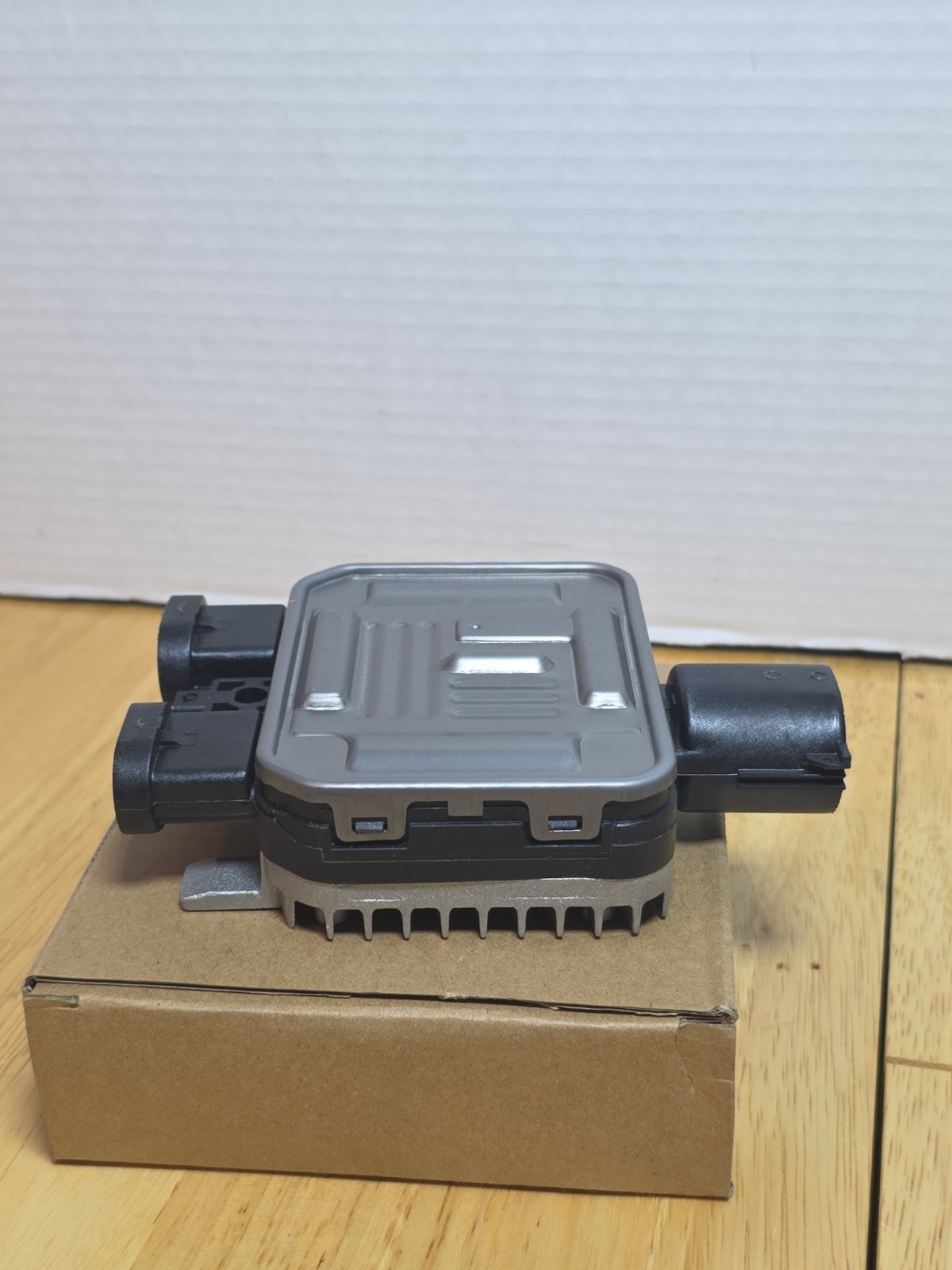 7T43-8C609-BA Radiator Cooling Fan Control Module for Ford Edge #RF4C 7T43-8C609-BA Radiator Cooling Fan Control Module for Ford Edge #RF4C