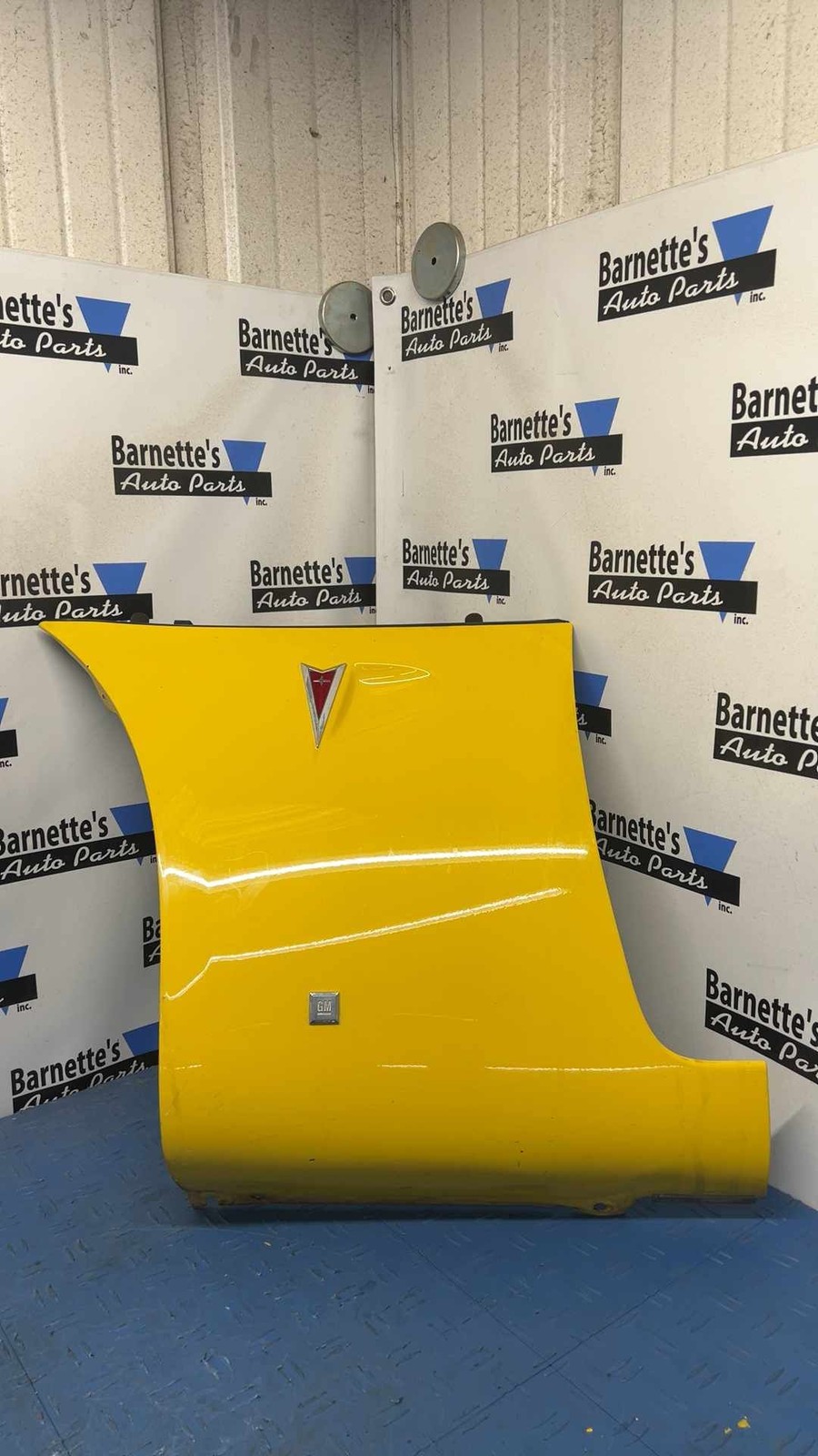 06‑09 Solstice LH Fender Yellow OEM U9414 Driver Side Pontiac Saturn Sky
