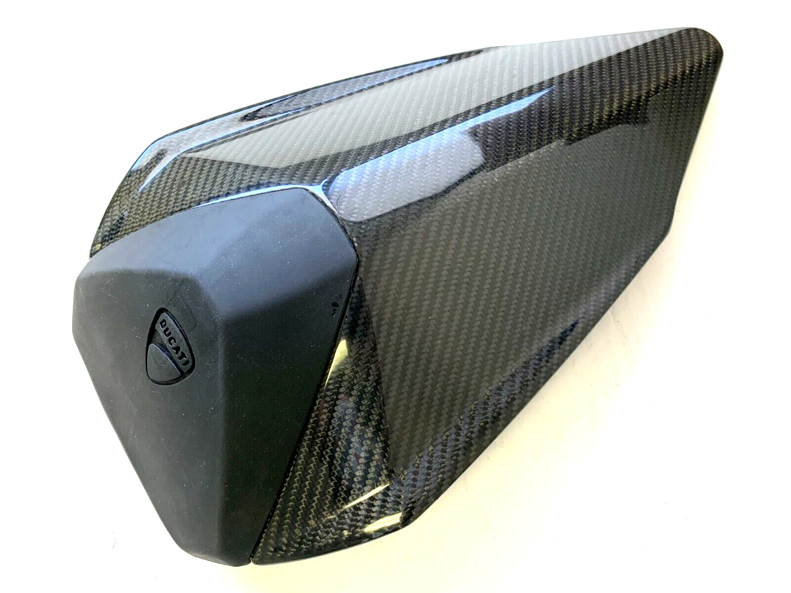 Carbon fiber solo seat cowl for 2012- 2015 Ducati 1199 1199S 899 899S Carbon fiber solo seat cowl for 2012- 2015 Ducati 1199 1199S 899 899S