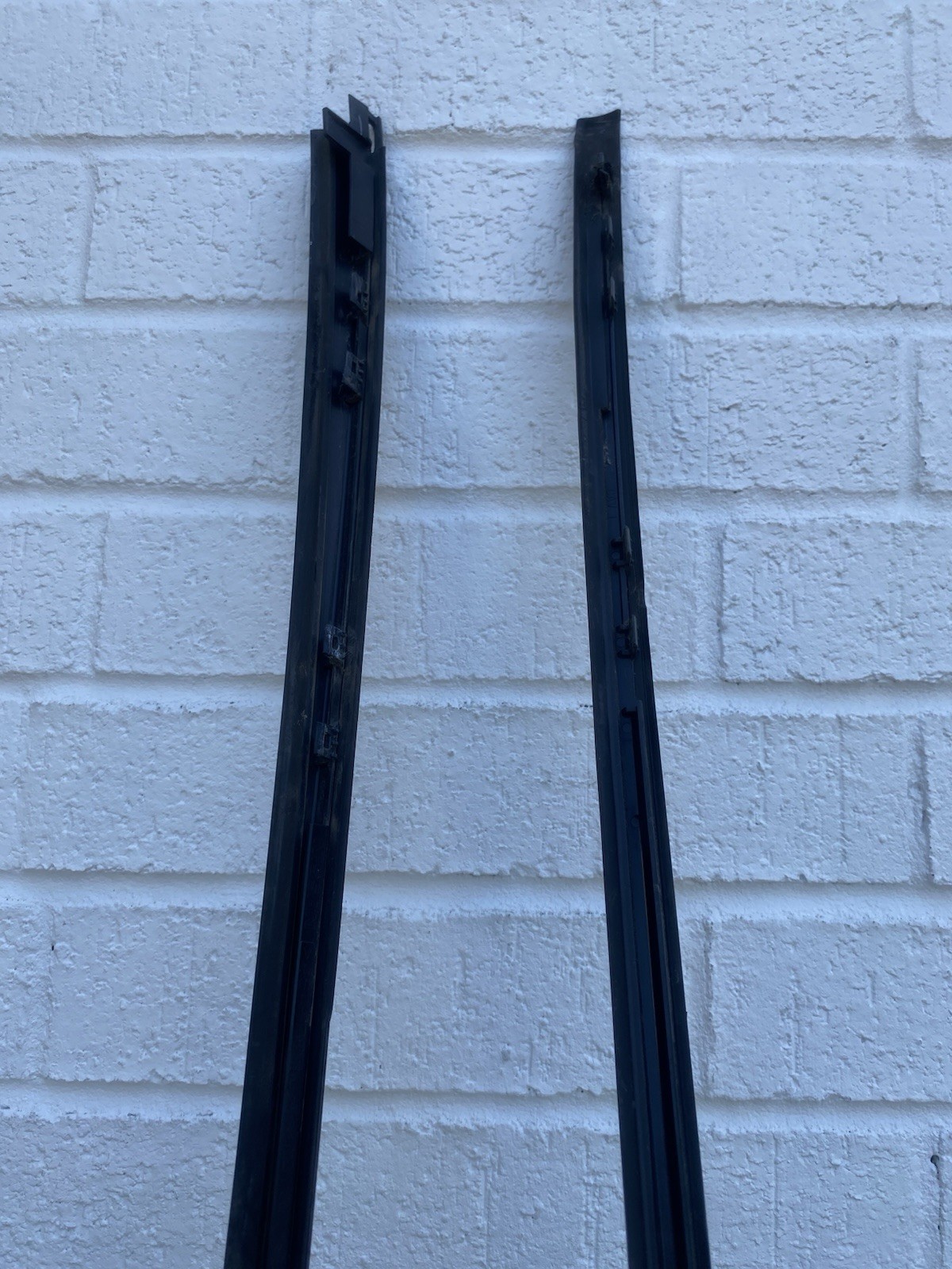 2013-2018 Nissan Altima Rear Left & Right Door Window Belt Weatherstrip OEM 2013-2018 Nissan Altima Rear Left & Right Door Window Belt Weatherstrip OEM