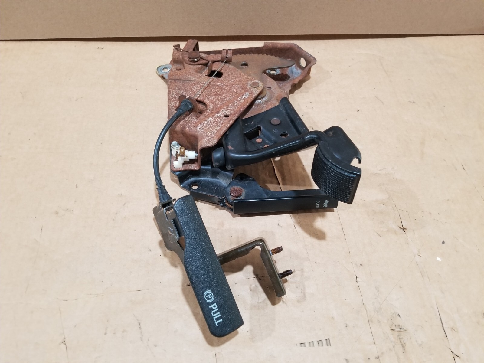 99-04 Ford Super Duty Excursion E-Brake Pedal Emergency Parking Assembly 99-04 Ford Super Duty Excursion E-Brake Pedal Emergency Parking Assembly