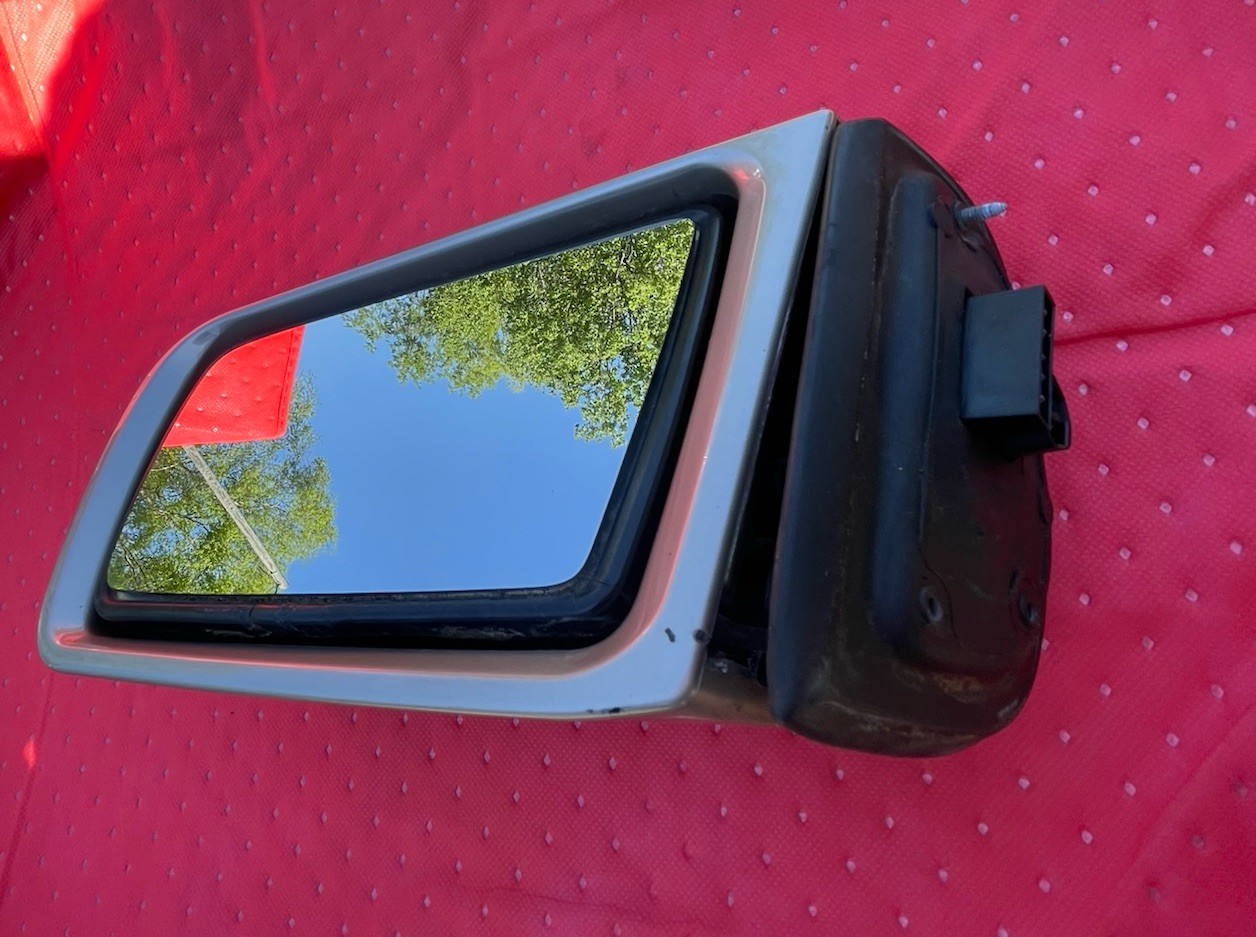 96-00 Mercedes W202 C230 Front Left Side Mirror Rear View Door Glass Beige OEM 96-00 Mercedes W202 C230 Front Left Side Mirror Rear View Door Glass Beige OEM