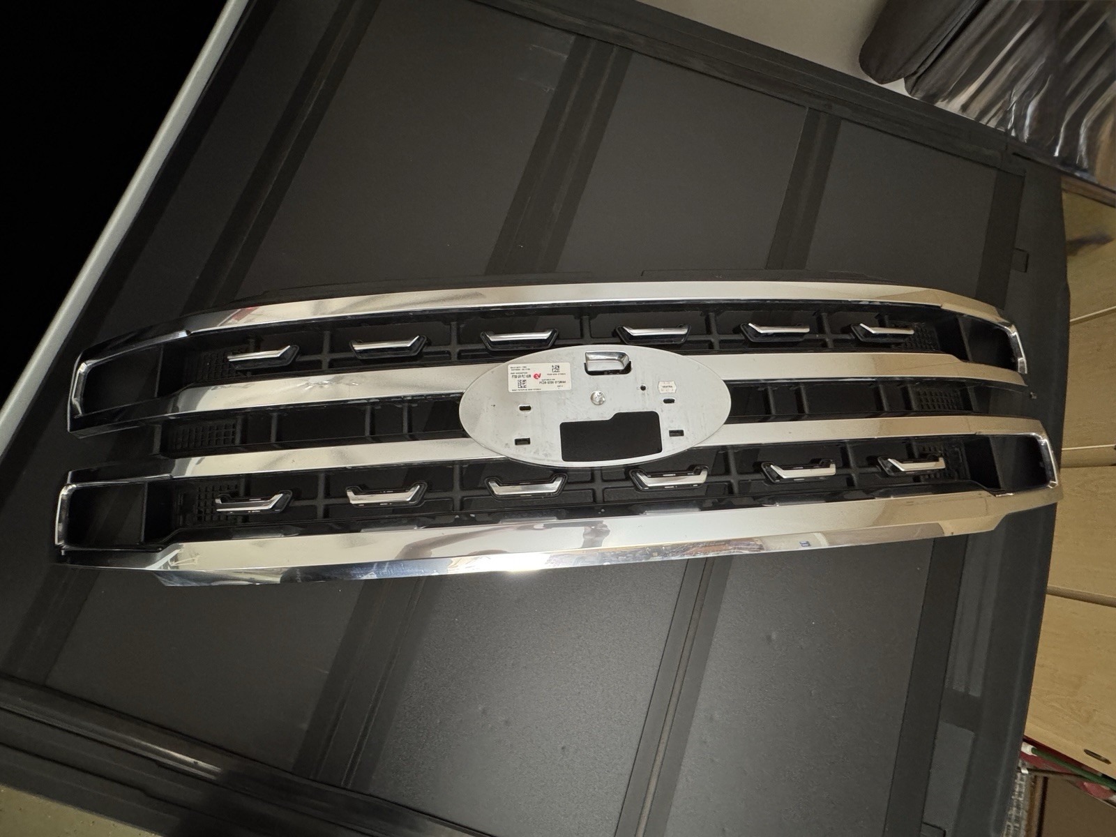 PLATINUM 2023-2026 FORD F250 F350 SUPER DUTY FRONT GRILLE OEM PC3B-8A164-C PLATINUM 2023-2026 FORD F250 F350 SUPER DUTY FRONT GRILLE OEM PC3B-8A164-C