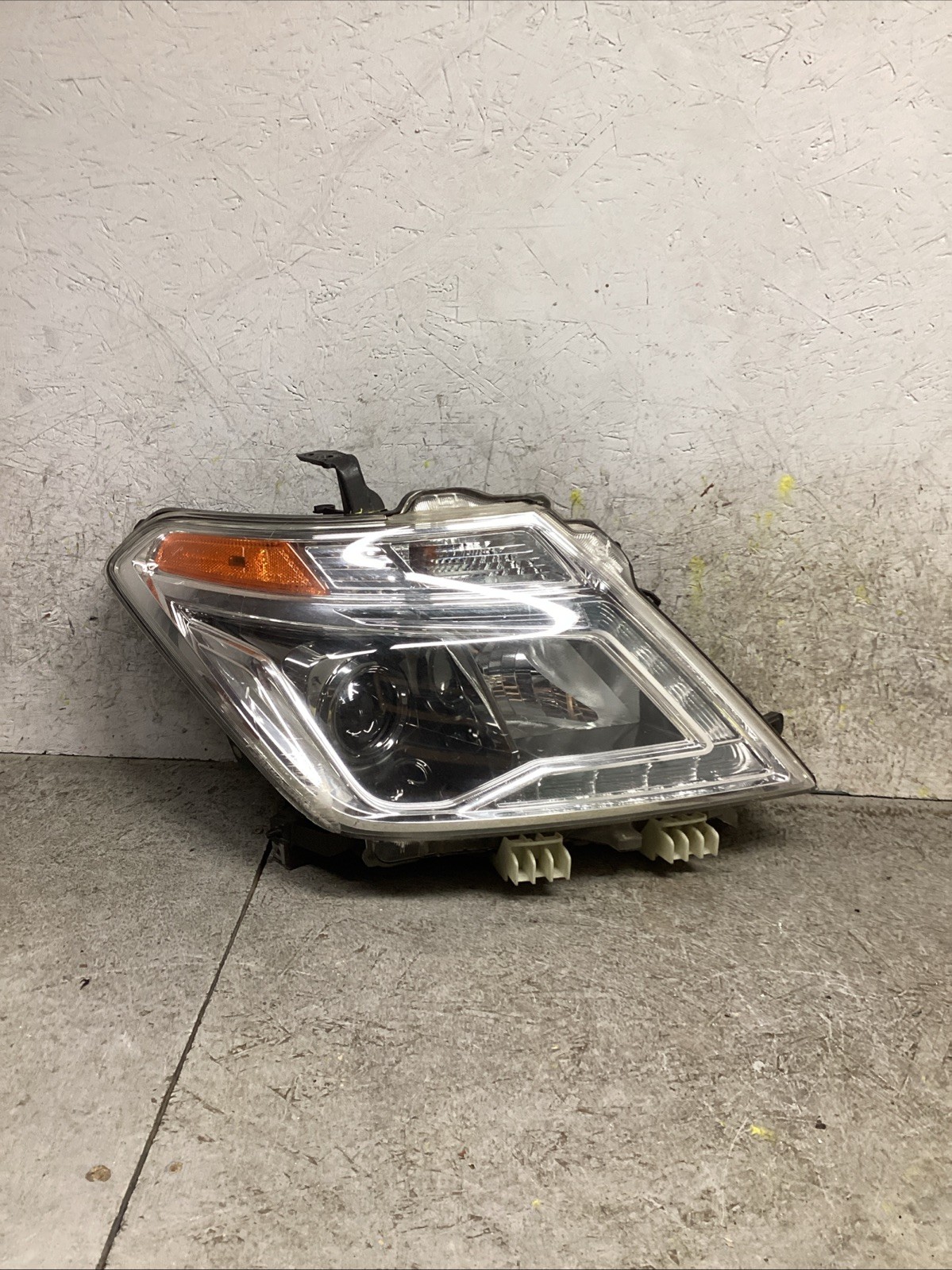 2017-2020 NISSAN ARMADA RIGHT RH PASSENGER SIDE HEADLIGHT OEM LED 260105ZW0A