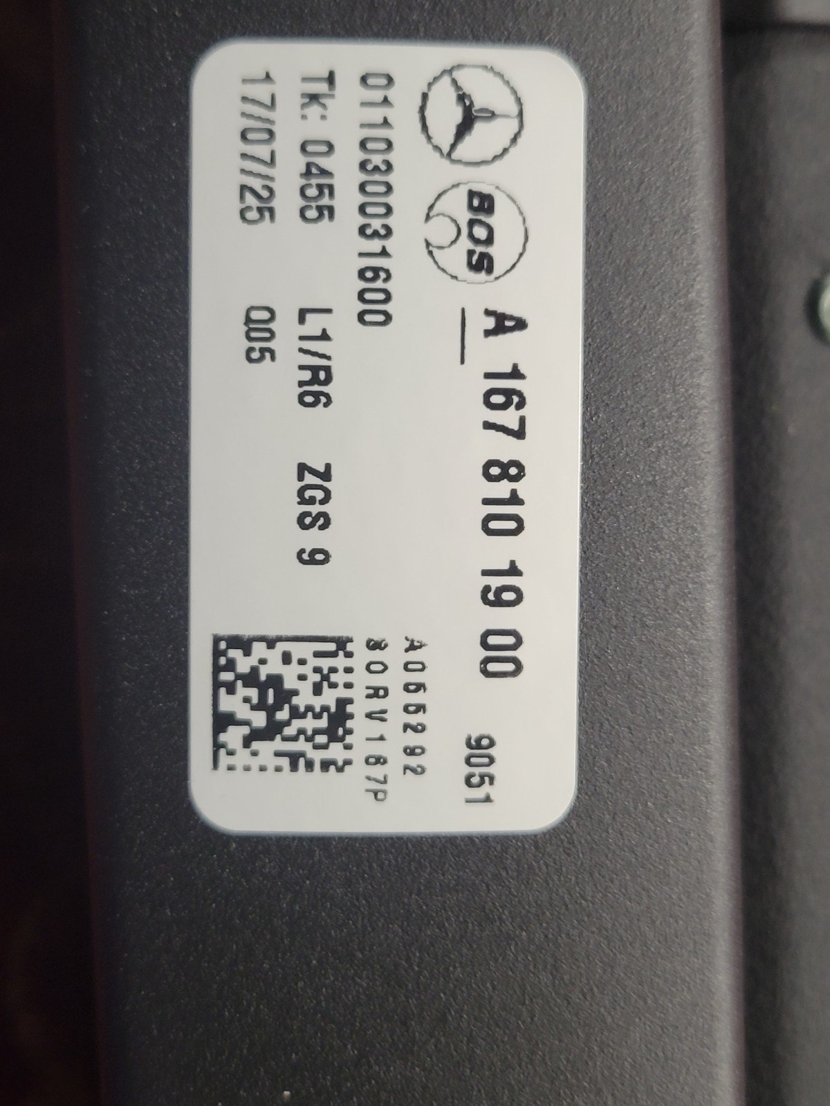 2020-2024 Mercedes-BENZ GLE 350 CLASS Retracting Cargo Cover A 167 810 19 00 OEM 2020-2024 Mercedes-BENZ GLE 350 CLASS Retracting Cargo Cover A 167 810 19 00 OEM