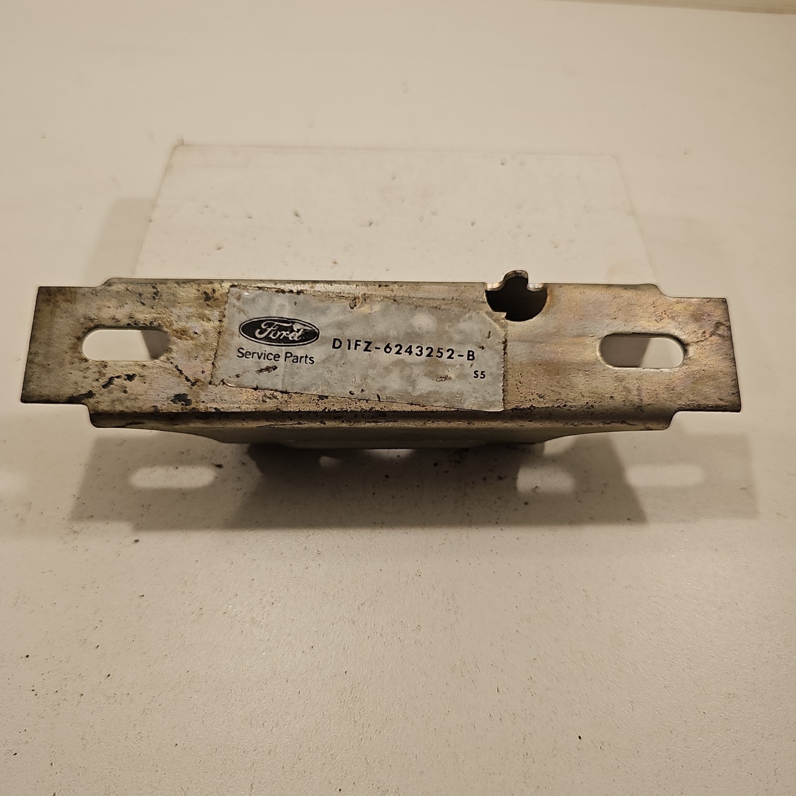 NOS 71-80 FORD PINTO D1FZ-6243252-B PLATE LUGGAGE COMPART 75-80 MERCURY BOBCAT