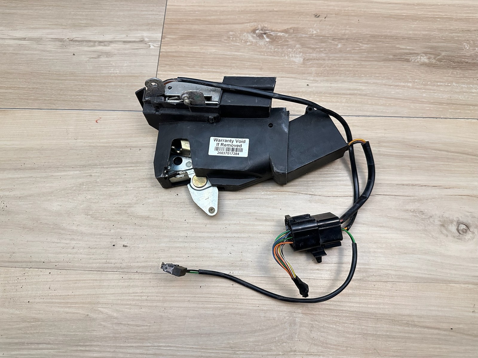 🏆 1998-2003 Jaguar XJ8 XJR VDP X308 Front Left Door Lock Latch Actuator Used 🏆 1998-2003 Jaguar XJ8 XJR VDP X308 Front Left Door Lock Latch Actuator Used