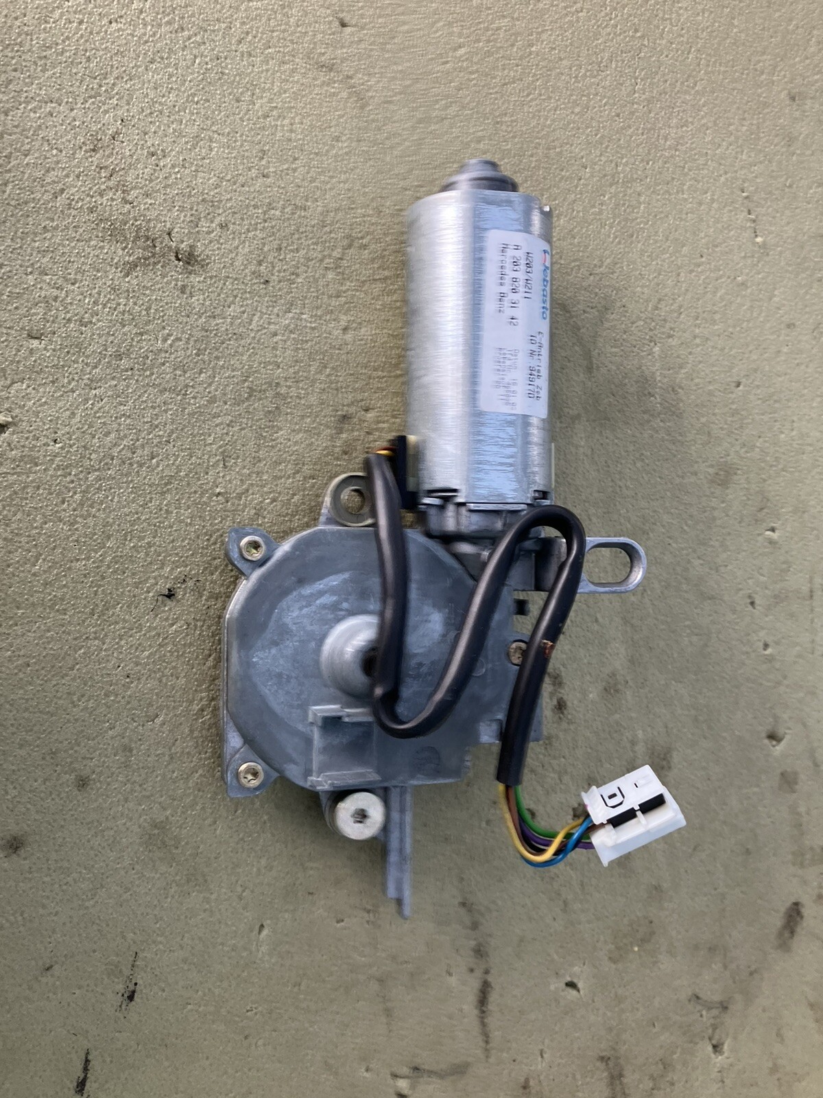 01-11 Mercedes CLK500 C230 C240 Electric Sunroof Motor A2038203142 Oem 01-11 Mercedes CLK500 C230 C240 Electric Sunroof Motor A2038203142 Oem