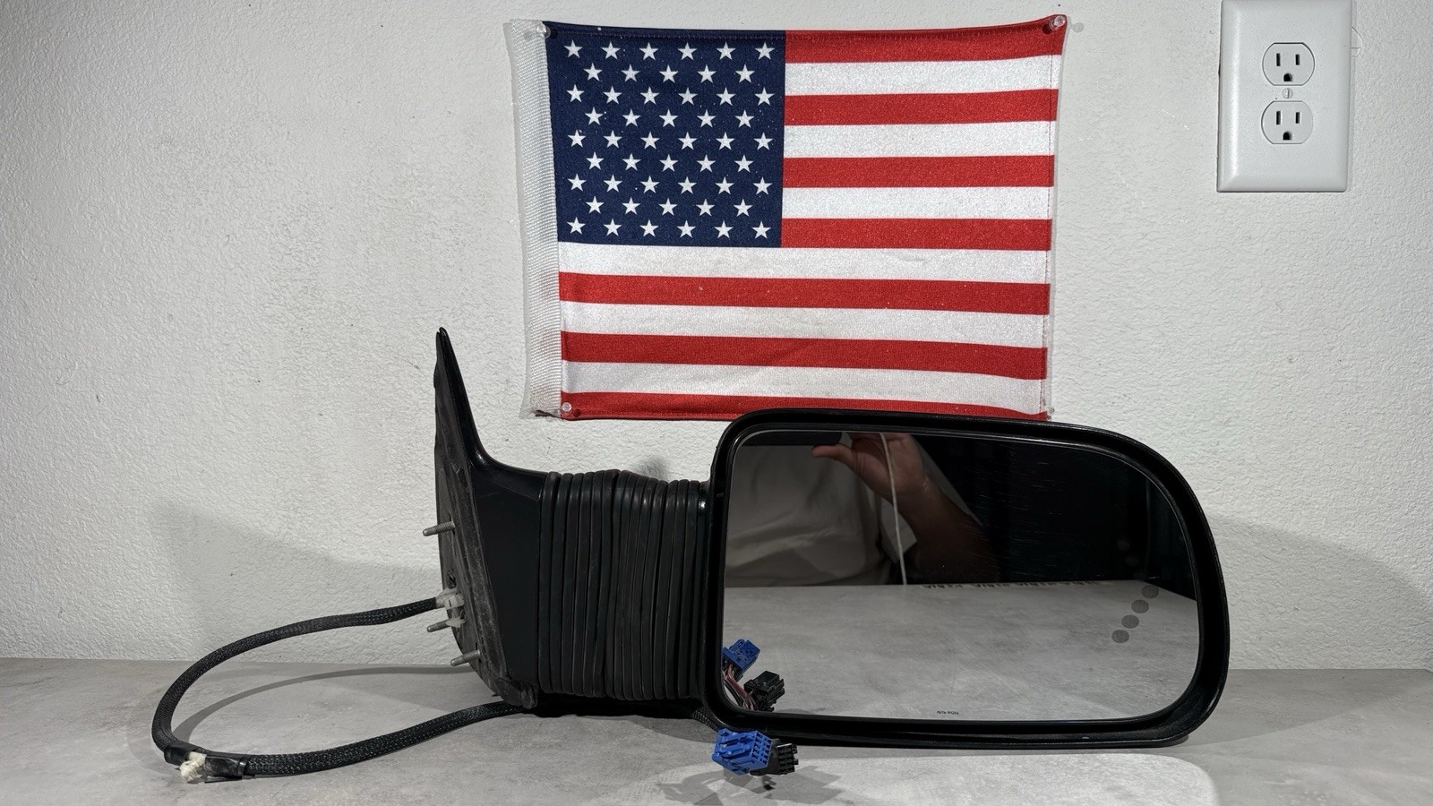 2003 - 2006 Chevy GMC 2500 3500 Passenger Right Power Extending Tow Mirror OEM