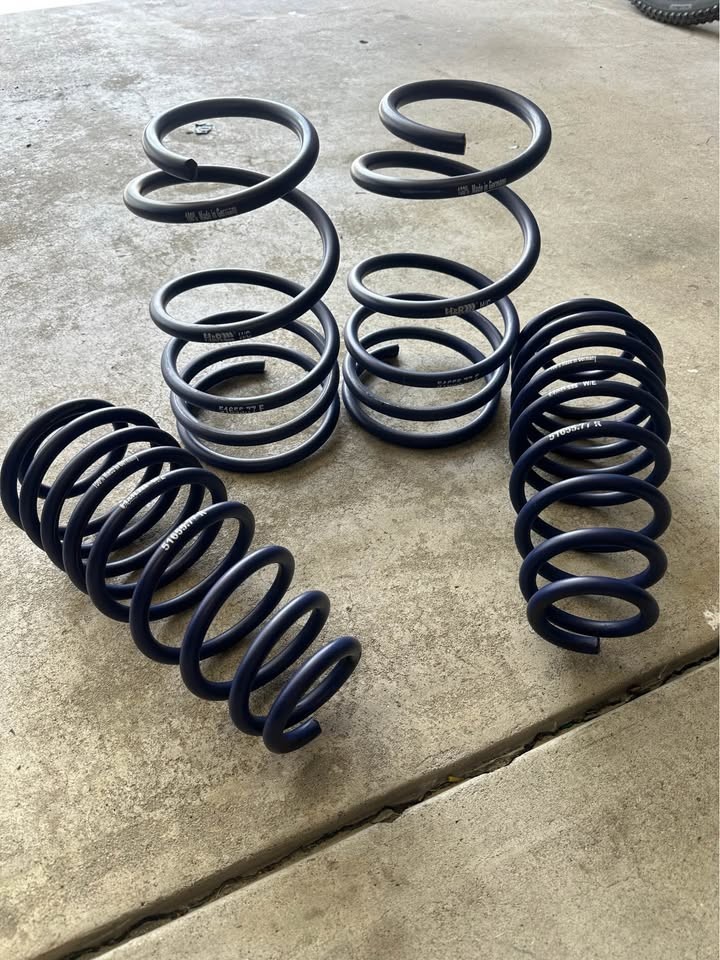 H&R 51655‑77 Super Sport Lowering Springs for 2005-2010 Ford Mustang GT/V6/V8 H&R 51655‑77 Super Sport Lowering Springs for 2005-2010 Ford Mustang GT/V6/V8