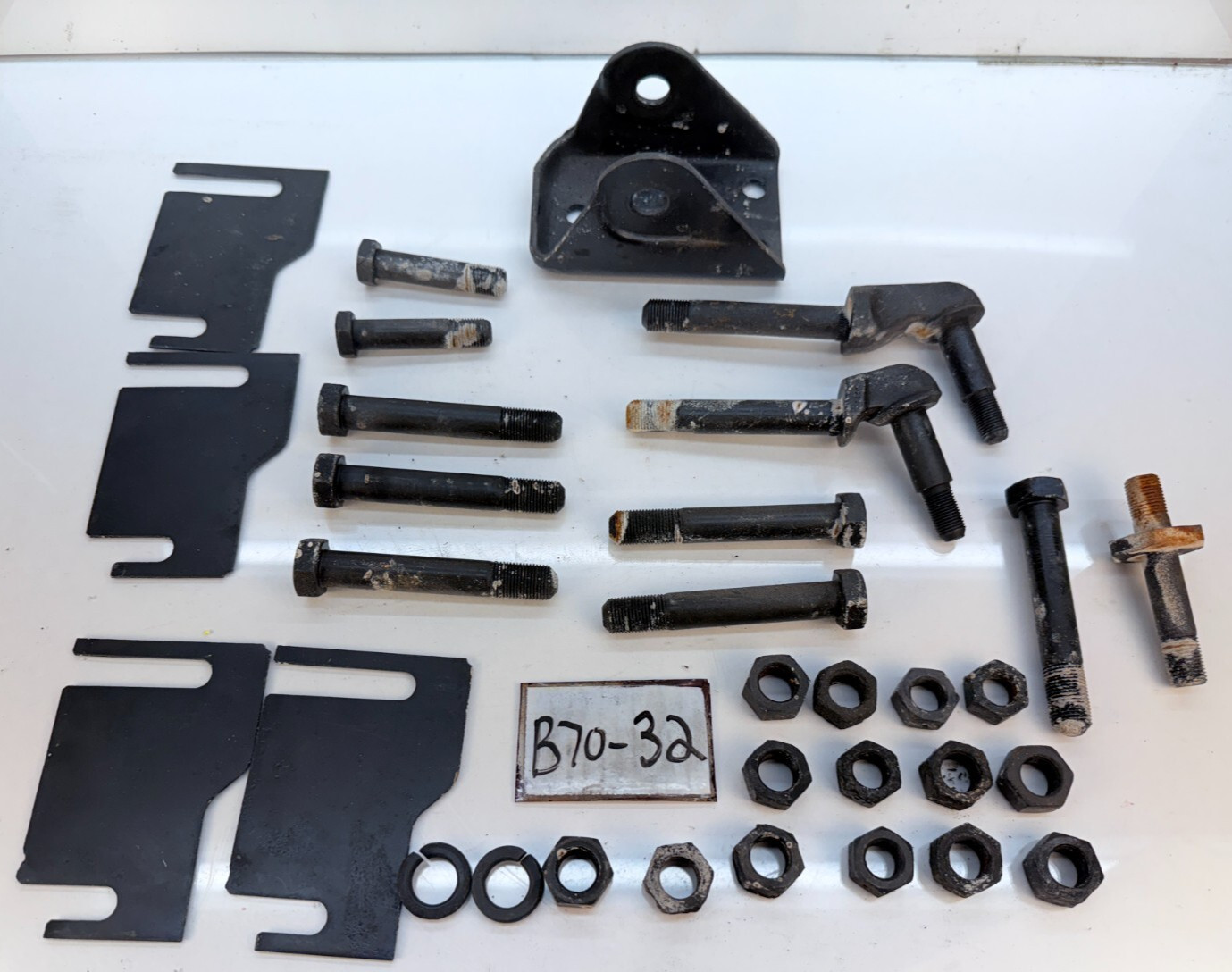 OEM 1959 1960 Chevy Impala Belair Bonneville Misc Bolts LOT B70-32 OEM 1959 1960 Chevy Impala Belair Bonneville Misc Bolts LOT B70-32