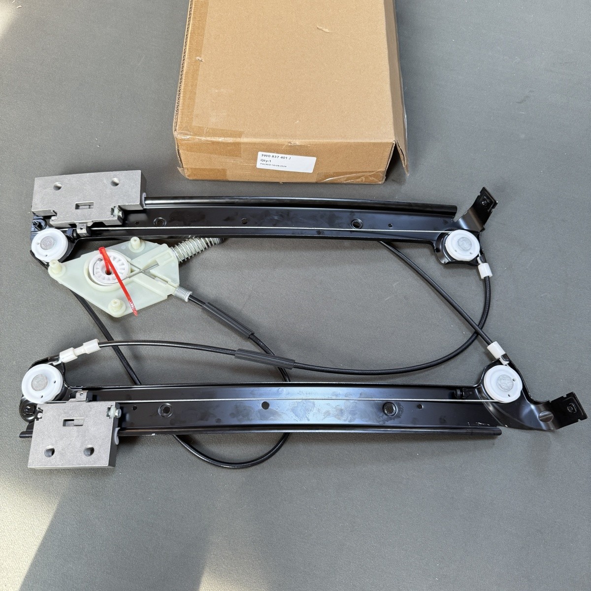 NEW Front Left Door Window Regulator For 2003-2007 Bentley Continental GT Coupe NEW Front Left Door Window Regulator For 2003-2007 Bentley Continental GT Coupe