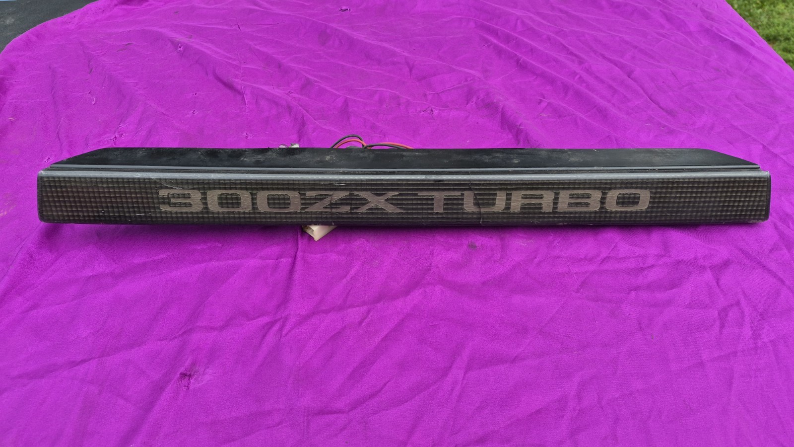 84-86 Nissan 300zx Z31 Turbo Rear Center Light Garnish Bar