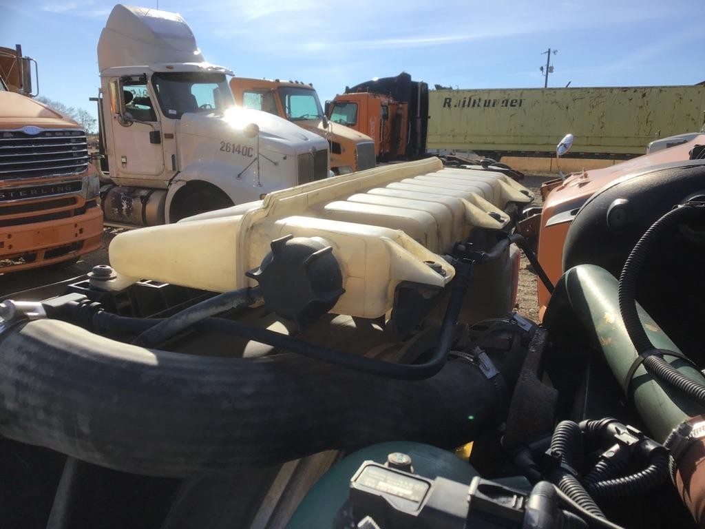 For 2008 VOLVO VNM RADIATOR OVERFLOW TANK , GA For 2008 VOLVO VNM RADIATOR OVERFLOW TANK , GA