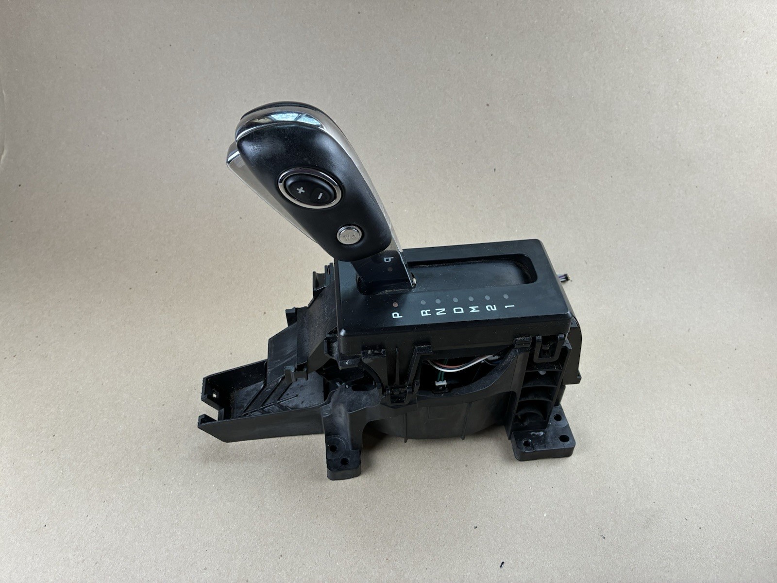 2015 - 2017 Ford Expedition Automatic TransmissionFloor Gear Shifter AssemblyOEM 2015 - 2017 Ford Expedition Automatic TransmissionFloor Gear Shifter AssemblyOEM