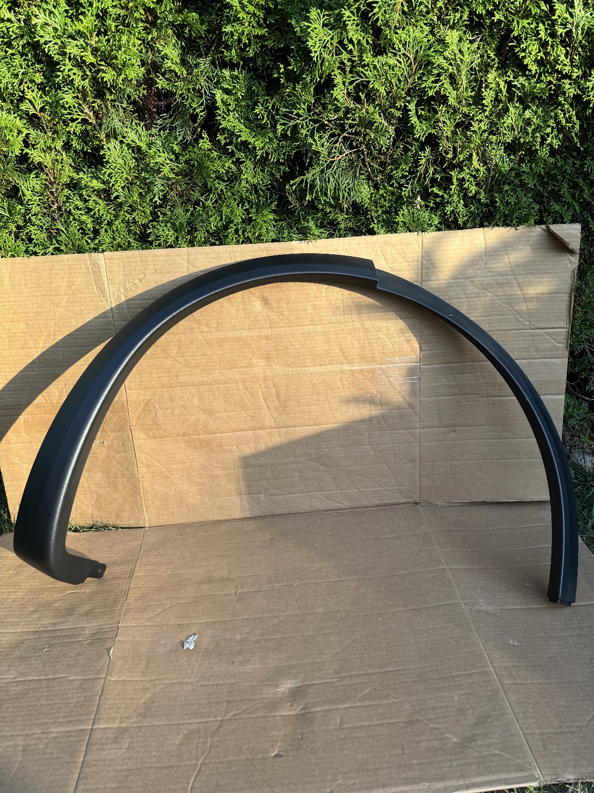 2016-2021 Tesla Model X Rear Fender Garnish Assembly RH OEM 1035291-00-G