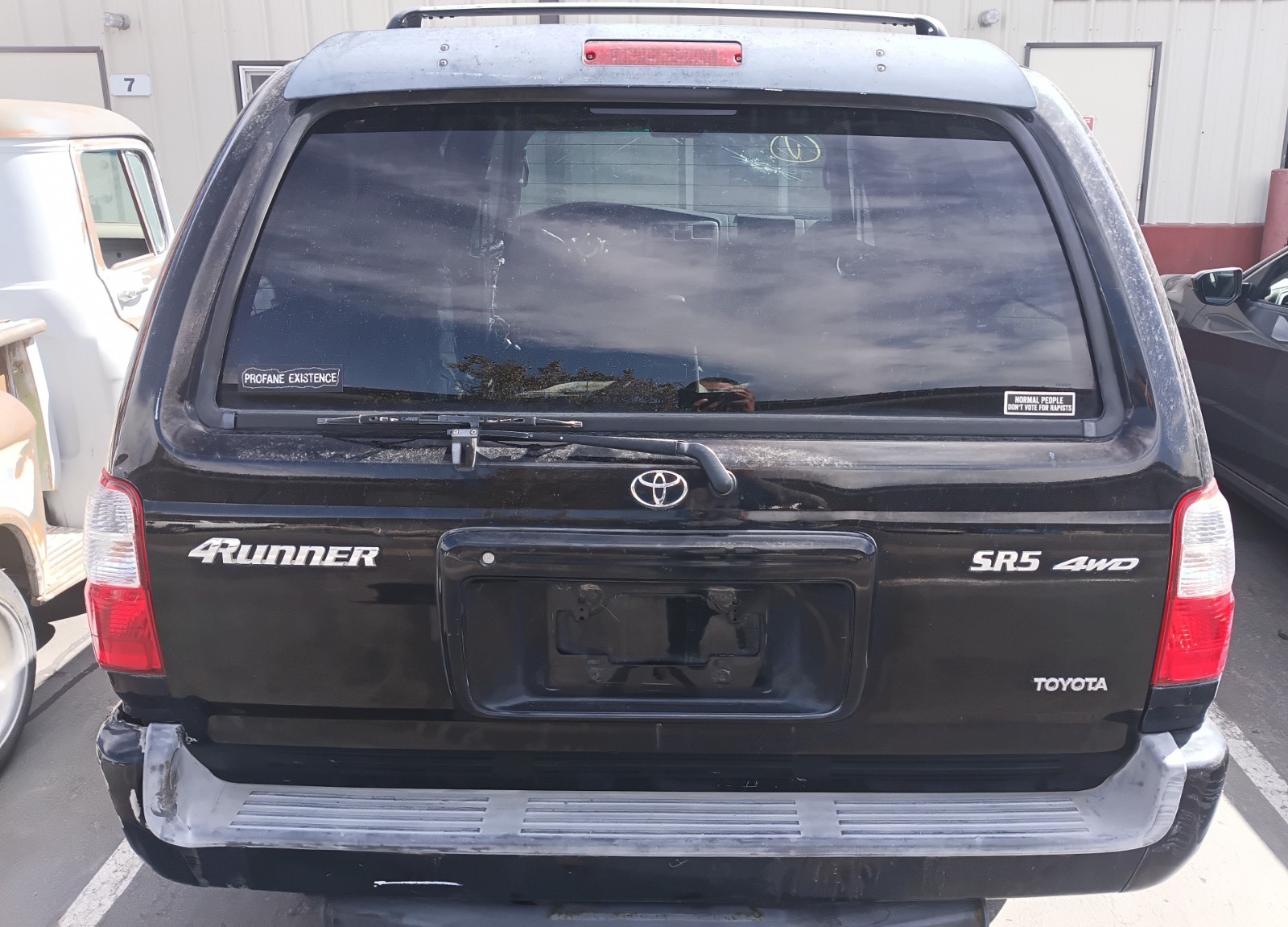 1996 - 2002 Toyota 4Runner Trunk/Hatch/Tailgate Black 1996 - 2002 Toyota 4Runner Trunk/Hatch/Tailgate Black