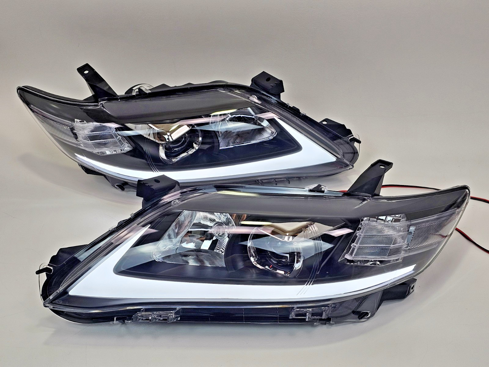 VLAND Pair LED Headlights For 09-11 Toyota Camry XLE LE SE Sedan *CHIPPED CORNER