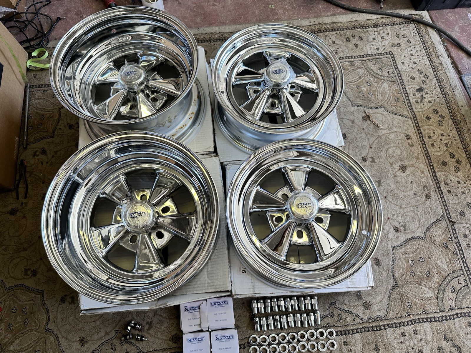 CRAGAR SS STAGGERED 15x6 & 15x8 CHROME w/ CENTER CAPS & LUGS CHEVY FORD MOPAR CRAGAR SS STAGGERED 15x6 & 15x8 CHROME w/ CENTER CAPS & LUGS CHEVY FORD MOPAR