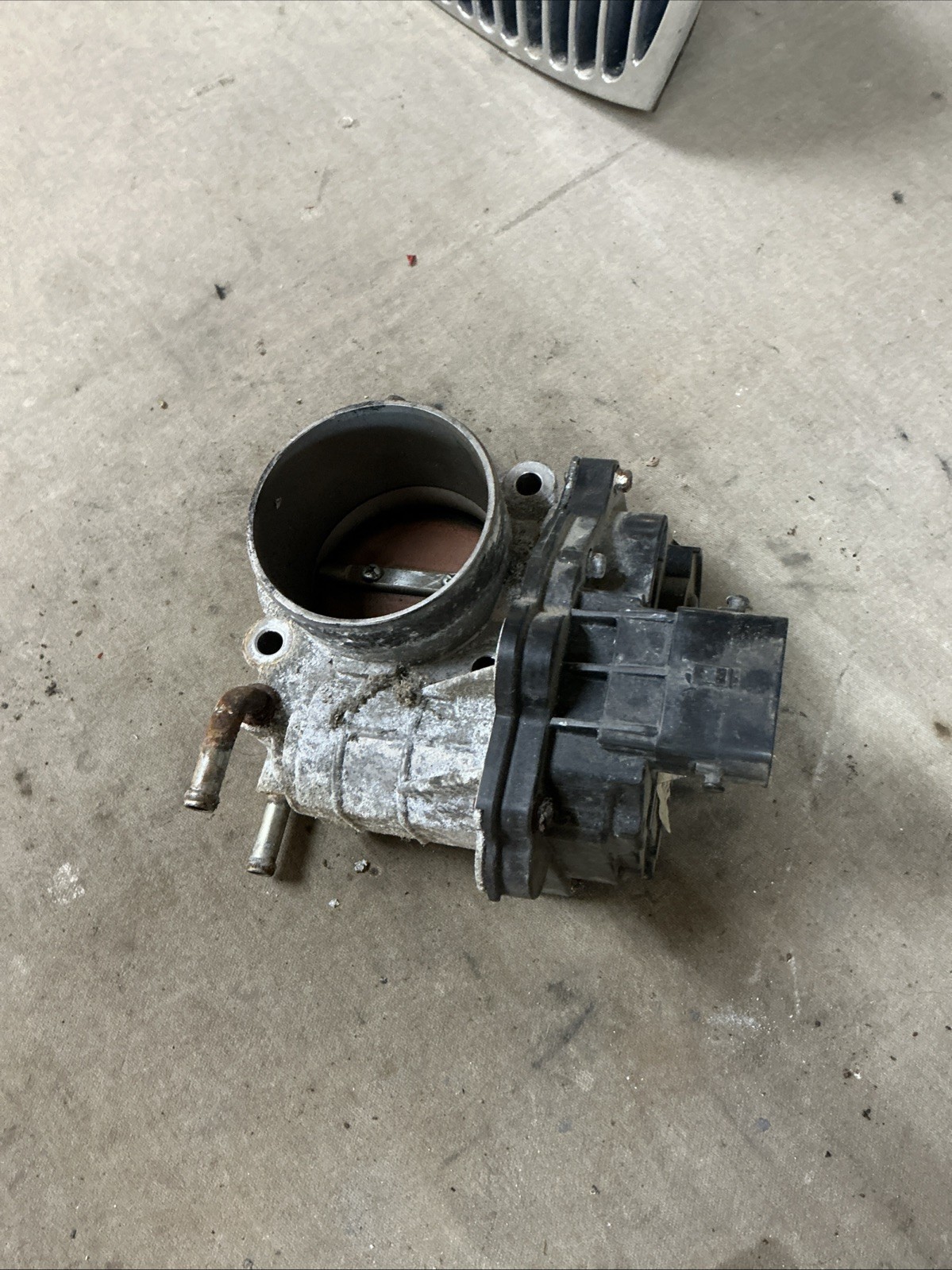2004-2007 Saturn Vue Throttle Body 3.5L 2004-2007 Saturn Vue Throttle Body 3.5L