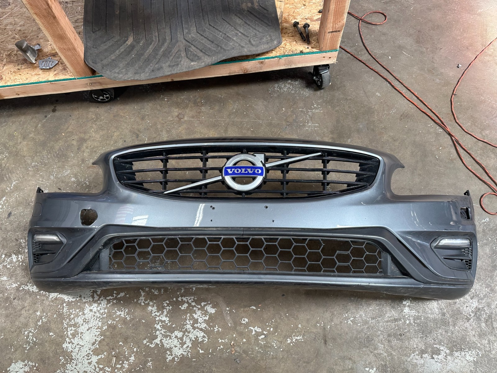14-18 Volvo S60 FRONT BUMPER COVER COMPLETE Gray 714 OEM